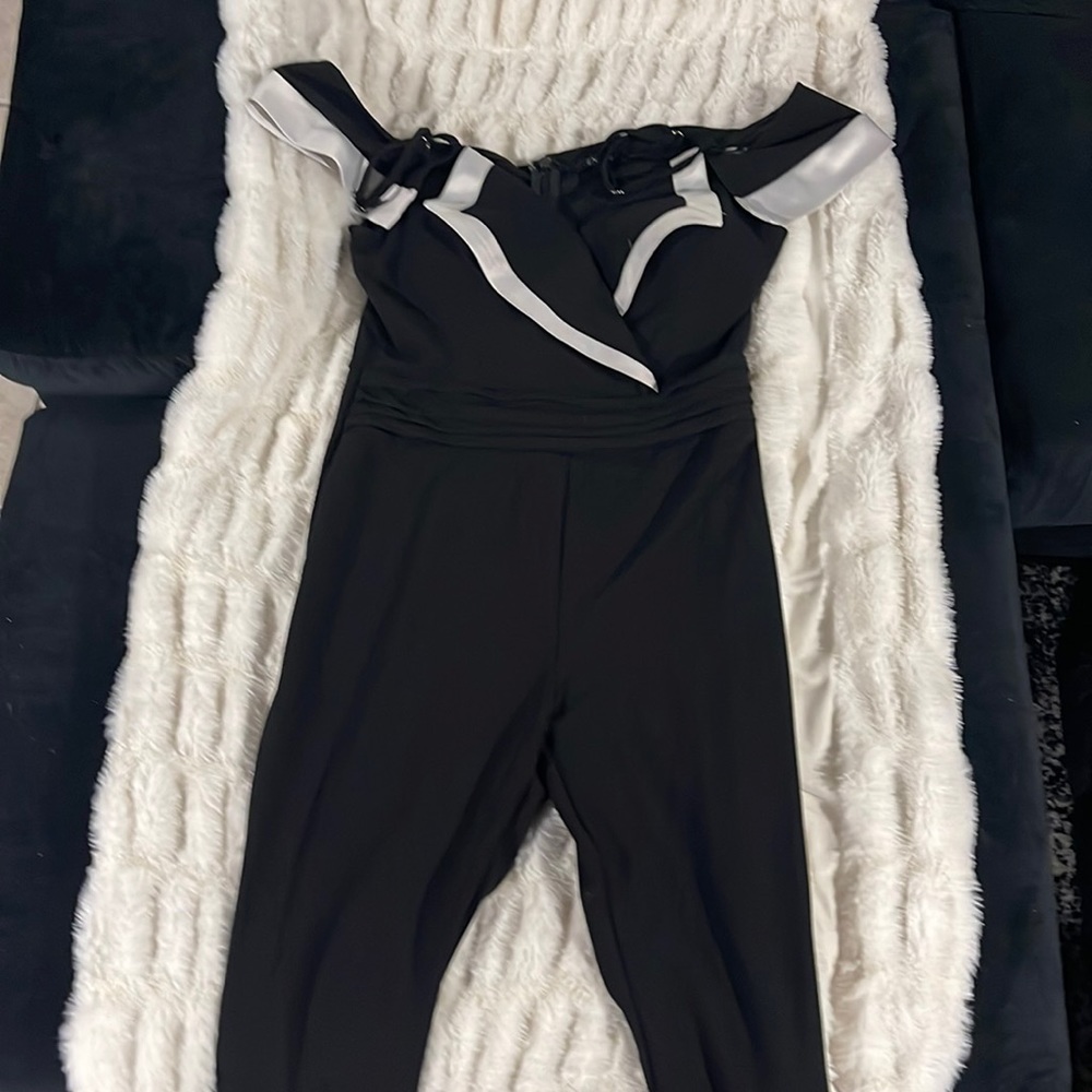 New Fashion Nova Jumpsuit Black/White Large